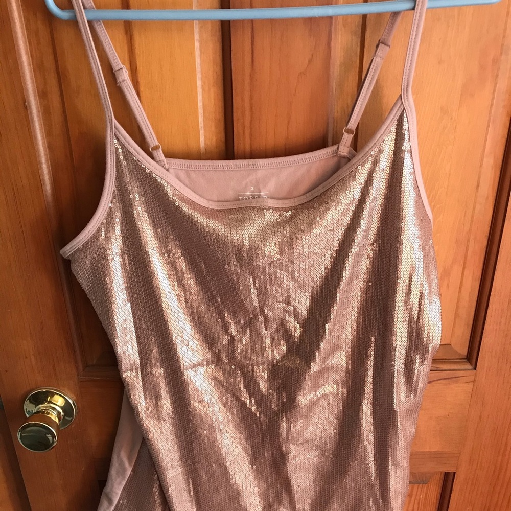 TORRID NWT ROSE GOLD FOXY TANK SIZE 2